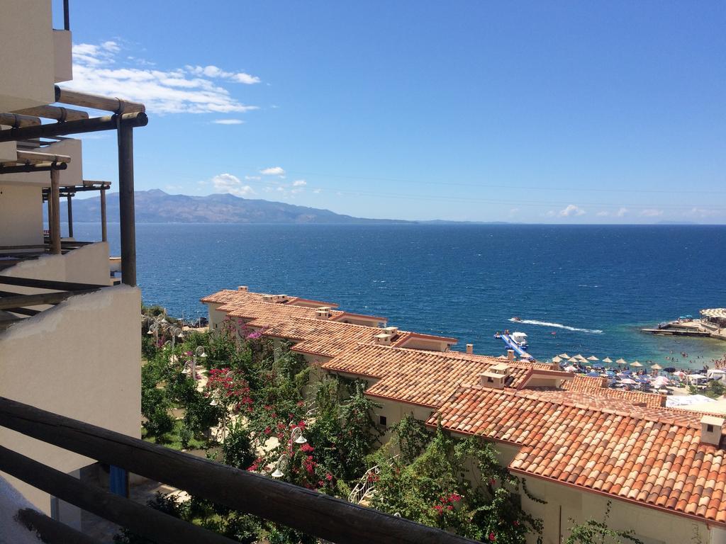 Apartments Wonderful Bay Sarande Bagian luar foto